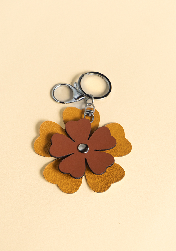 Llavero Flora - Amarillo Ocre y Terracota Lula Mena