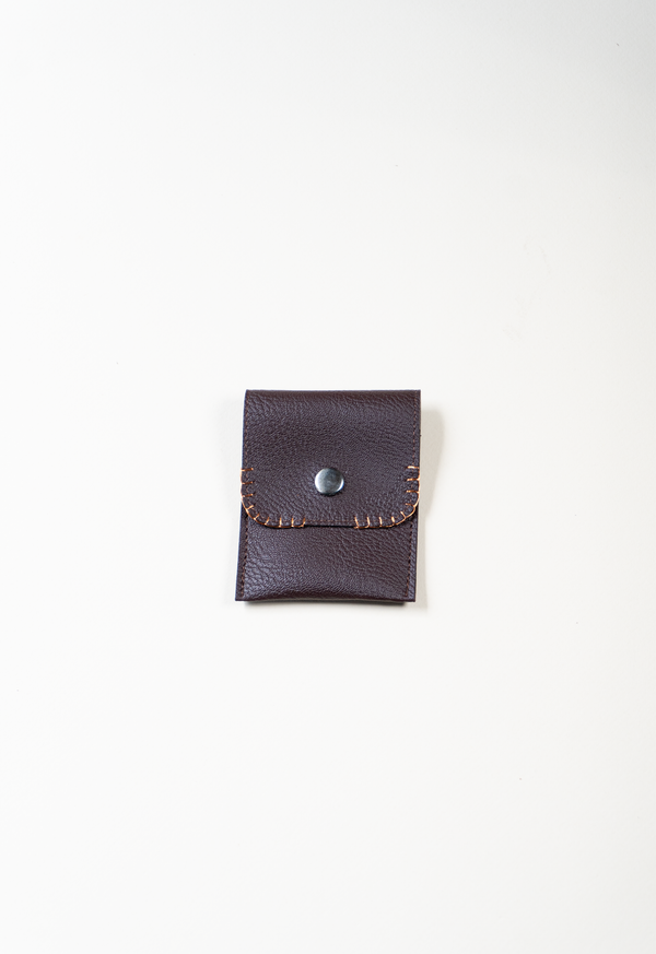 Tarjetero café oscuro Lula Mena