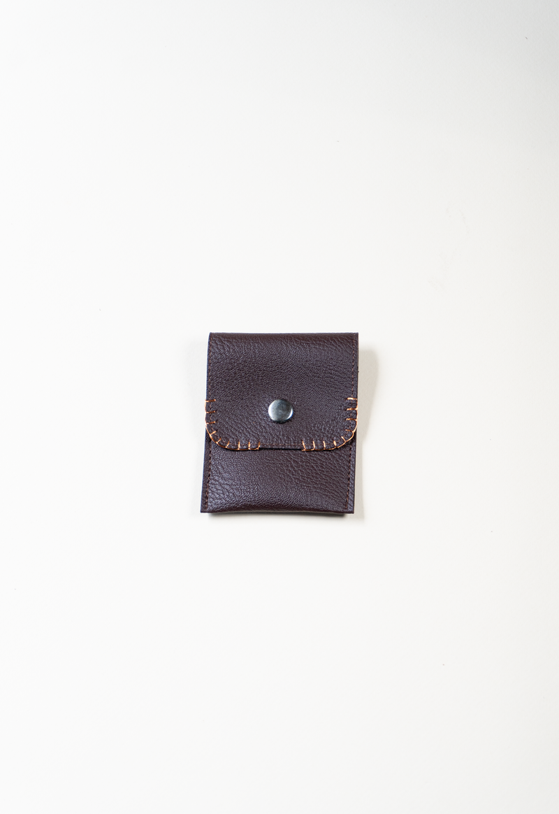 Tarjetero café oscuro Lula Mena