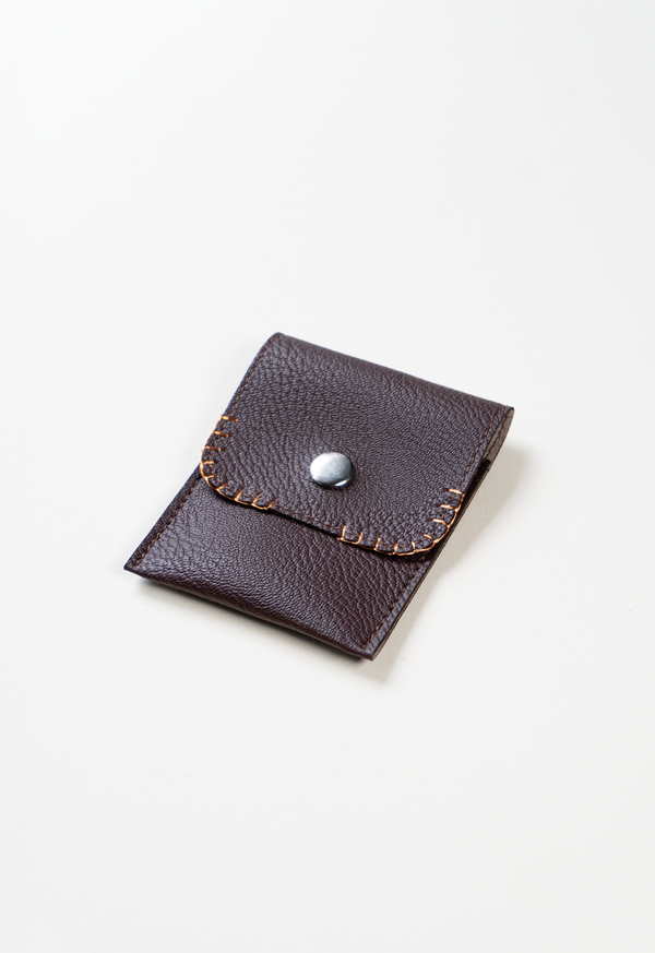 Tarjetero café oscuro Lula Mena