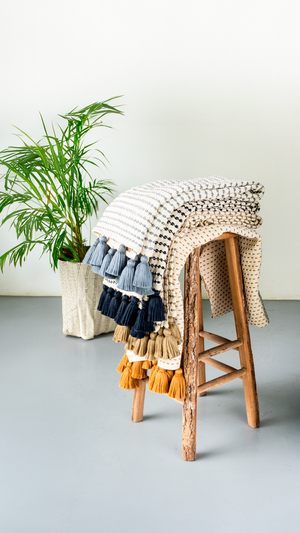 Handwoven Chain Designed Throw with Tassels Lula Mena