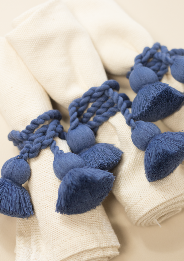 Raw Cotton Napkins and Navy Blue Napkinrings Lula Mena